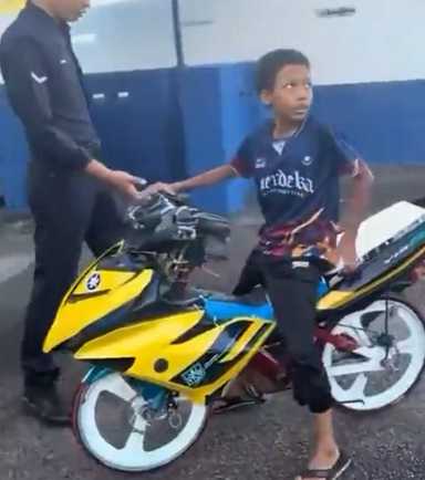 Instead of Becoming a Rempit, He Became a Builder