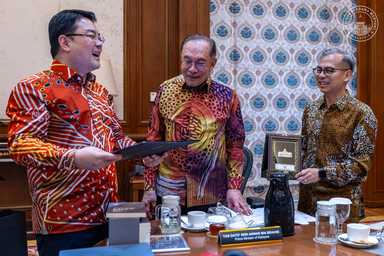 OPINION | When the Weather Gets Hot, Just Wear Batik - Apparently That Solves Everything