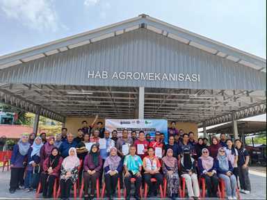 UPSI perkasa belia Muallim melalui kursus penternakan ayam penelur