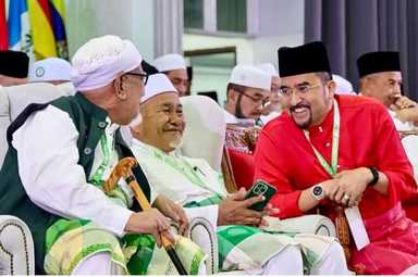 OPINION | "PAS: We'll Never Trade Principles for Power!!" – Then Why Join Hands With UMNO Again…?!!!