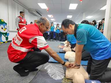 JB School Teachers Learn CPR, AED Use To Strengthen Emergency Response