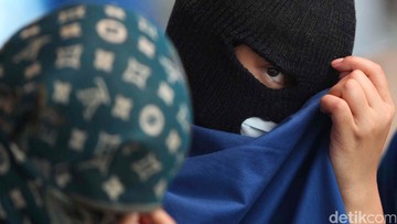 4 Orang Palak Sopir Angkot dan Pedagang di Kawasan Industri Serang