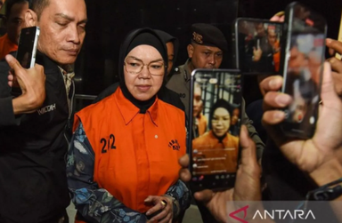 Resmi Tersangka Pemerasan, Bupati Sukoharjo Etik Suryani Ditahan