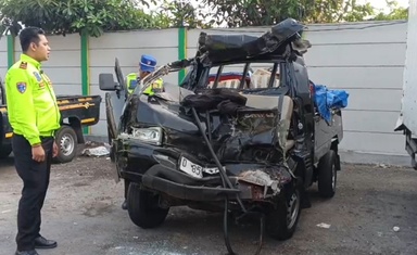 2 Orang Tewas Kecelakaan Maut di Tol Cipularang KM 85