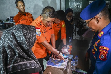 Tim SAR Gunakan Drone Cari Rombongan Jurnalis yang Hilang di Selat Sunda