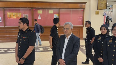 Tokoh Kewangan Islam Daud Bakar, Rakan Kongsi Didakwa Pecah Amanah RM10.55 Juta