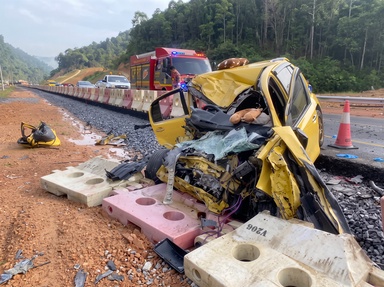 Lori Tangki Diesel Bertembung Myvi, 3 Nyawa Terkorban Di Gua Musang