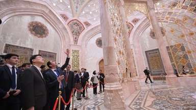 Hong Kong ideal platform for Uzbek firms to spread wings globally, John Lee says