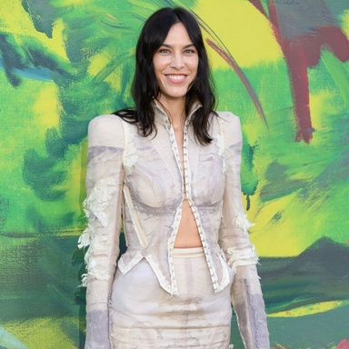 Trust Alexa Chung to Make This "Cheap" Shoe Trend Look Incredibly Expensive