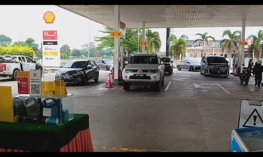 Leading petrol station comes out with out of the box marketing strategy to attract customers.