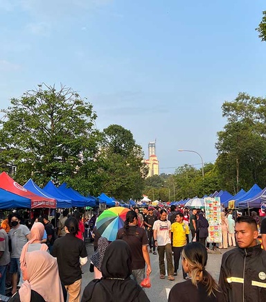 What is a Bazar Ramadan? Let's see a typical one here! #RAYA2023
