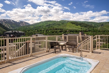 The Case for Visiting Vail Valley in Summer (and the Villas to Book for Post-Trail Rooftop Soaks)