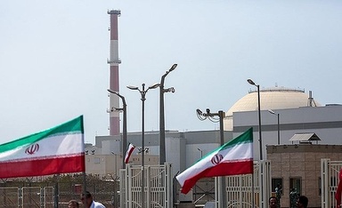 Iran Changes Hormuz Attack Tactics to Disrupt Shipping Ahead of U.S. Midterms, Report Says