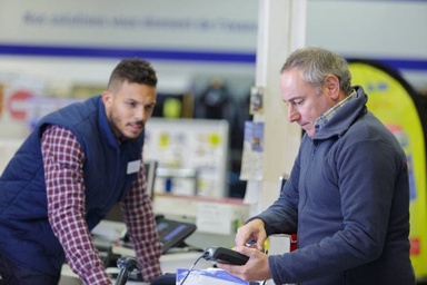 8 Things Cashiers May Ask For That You Can Often Decline — And the One Refusal That Can Cost You a Discount