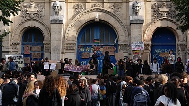 Hundreds of high schools in France close as new protests against conditions erupt
