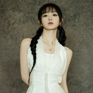 Who’s Tian Xiwei, the charming lead actress of Pursuit of Jade?