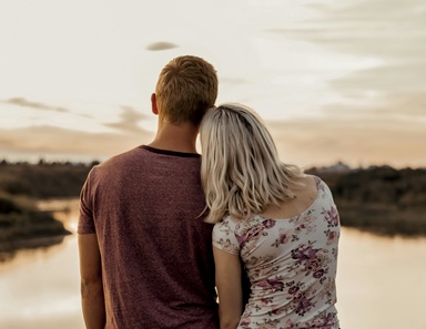 "Selling" Own Girlfriend to Relative for RM3K? Man Regrets His Desperate Scheme！