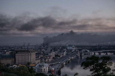 Russian missile and drone barrage on Kiev leaves many dead and injured