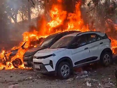 Delhi: Massive blaze engulfs parked vehicles in Shahdara