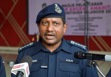 高级警官及2警员 在娱乐场所被捕