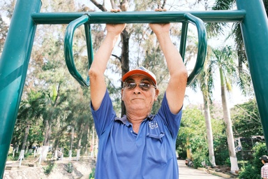 How 4 Minutes of Daily Resistance Training Can Dramatically Improve Quality of Life in Older Adults