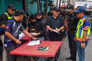 Immigration nabs eight Myanmar nationals, exposes fake PLKS syndicate
