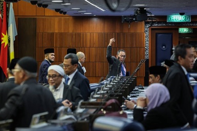 Opposition MPs walk out of Special Sitting on Tabung Haji RCI report