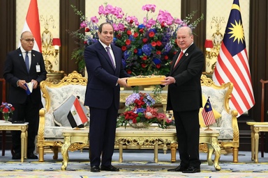 Agong Kurnia Darjah Utama Seri Mahkota Negara Kepada El-Sisi