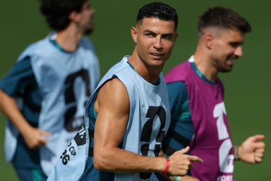 England enter World Cup fray as Ronaldo makes history