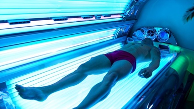 ‘Do you have an appointment’: Inside a Sydney solarium’s panicked mid-raid pantomime