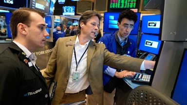 Miners and banks send ASX tumbling as oil prices, bond yields rise