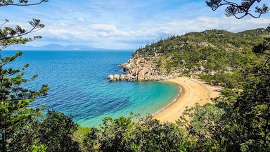 Canadian tourist dies on Queensland island