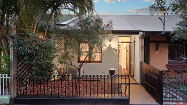 Couple buys $1,825,000 Erskineville house as vendors cut reserve price