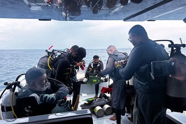 Diver in the Maldives dies in ‘difficult’ bid to recover bodies of four Italians