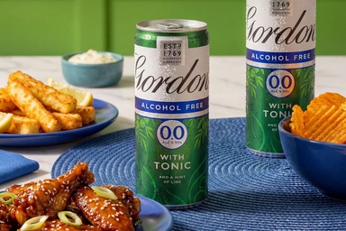 Angry shopper calls 999 after mistakenly buying alcohol-free gin and tonic