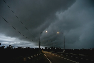 Heavy rain and thunderstorms hit six states tonight