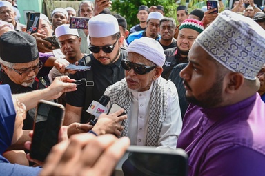 Hadi labels four DAP Malay leaders ‘uneducated’ over criticism of his article