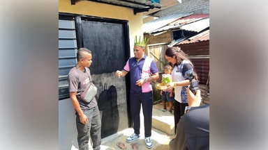 Single father of three grateful for new home after living in dilapidated bamboo house