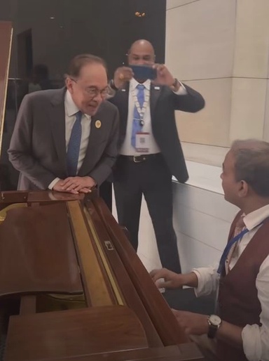 PM Anwar’s rendition of Kishore Kumar song strikes a chord in India