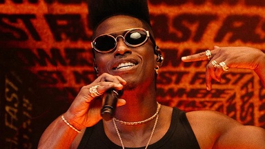 Lucky Daye Takes “Nowhere Fast” To Another Level For Uproxx Visionaries