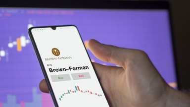 Booze News Weekly Roundup: Family Feud at Brown-Forman, Sazerac Acquires New Kentucky Distillery, and More
