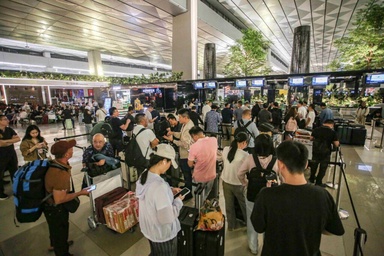 170,000 penumpang terkandas di Indonesia