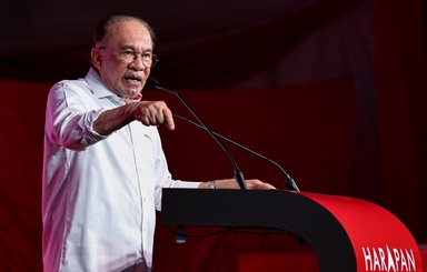 ‘Don't treat people like slaves’ — Anwar vows end to degrading aid distribution practices