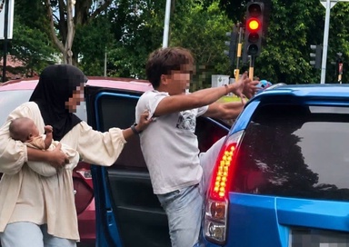 Road rage driver filmed attacking motorist in Melaka walks away after both sides make peace