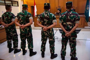 Empat Askar Indonesia Didakwa Dalam Serangan Asid Ke Atas Aktivis