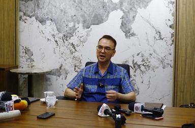 Opposition group calls on Cayetano to quit