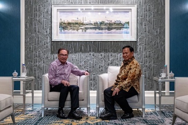 Anwar minta bantuan Prabowo isu kerugian RM2.5 bilion Felda dalam Eagle High