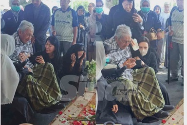 Air mata Tun M tumpah lagi ketika ziarah pusara Tun Dr Hasmah