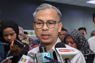 Second Malaysian oil-laden ship expected to arrive this weekend, says Fahmi
