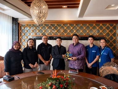 Azam, Bintulu Port Holdings explore strategic partnership